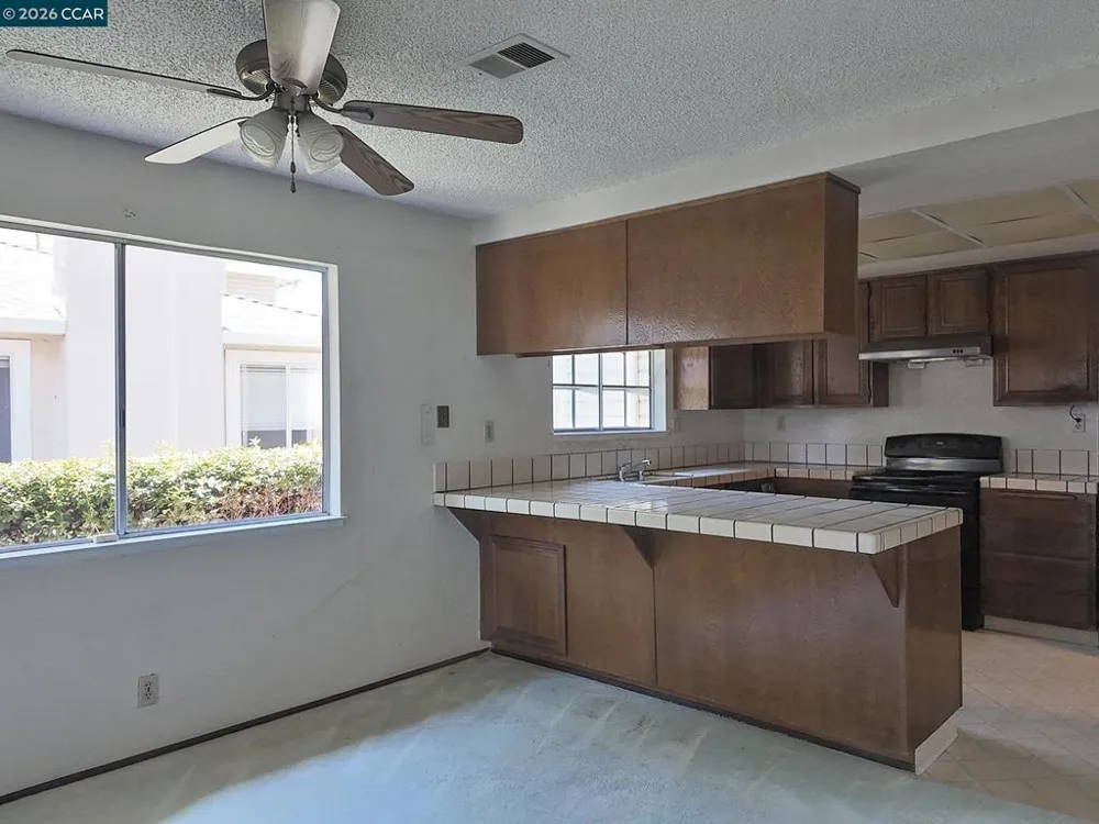 2579 El Portal Drive #A San Pablo, CA 94806