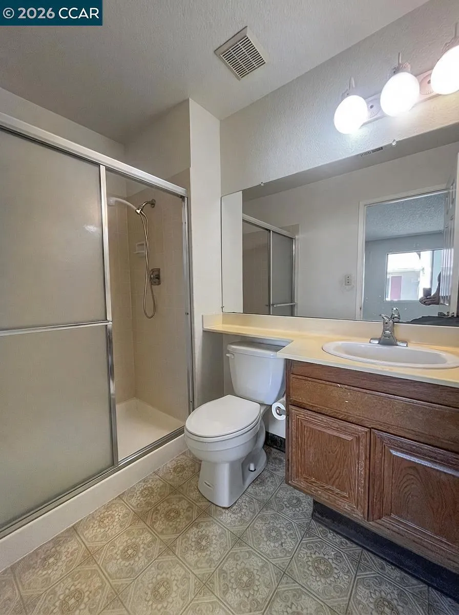 2579 El Portal Drive #A San Pablo, CA 94806