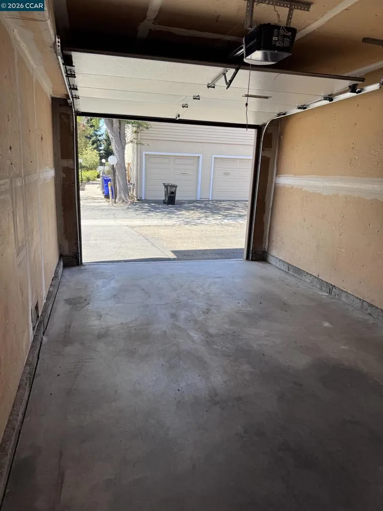 2579 El Portal Drive #A San Pablo, CA 94806