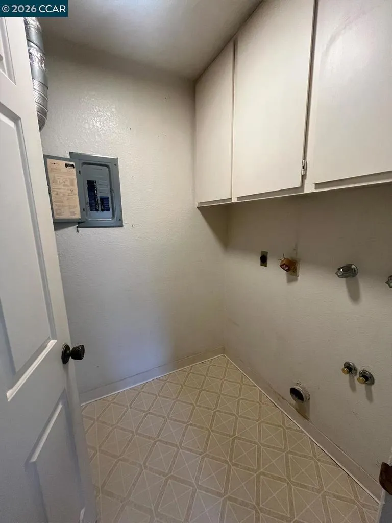 2579 El Portal Drive #A San Pablo, CA 94806