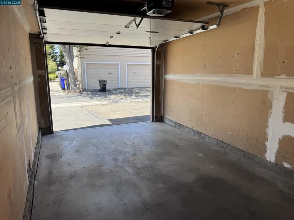 2579 El Portal Drive #A San Pablo, CA 94806