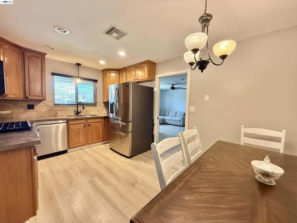 1357 Pajaro Ave Manteca, CA 95336