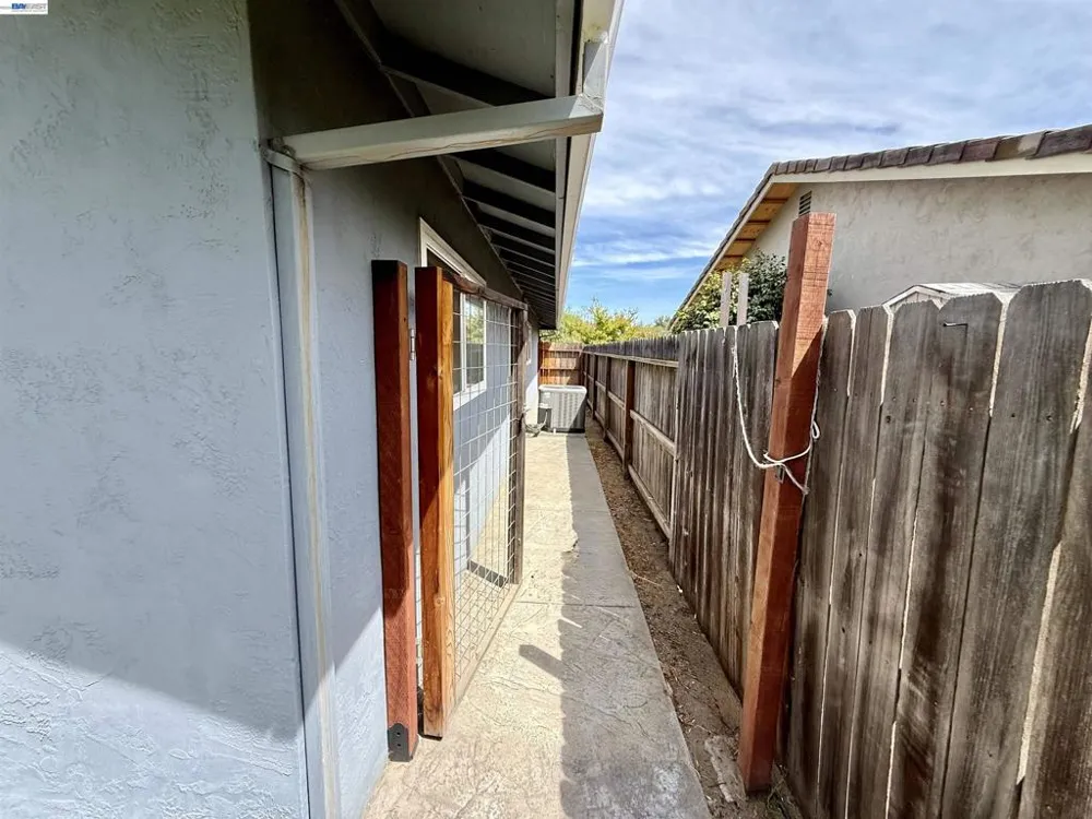 1357 Pajaro Ave Manteca, CA 95336
