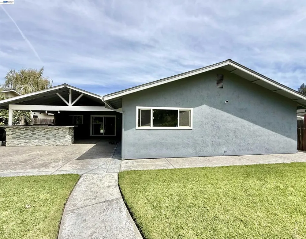 1357 Pajaro Ave Manteca, CA 95336