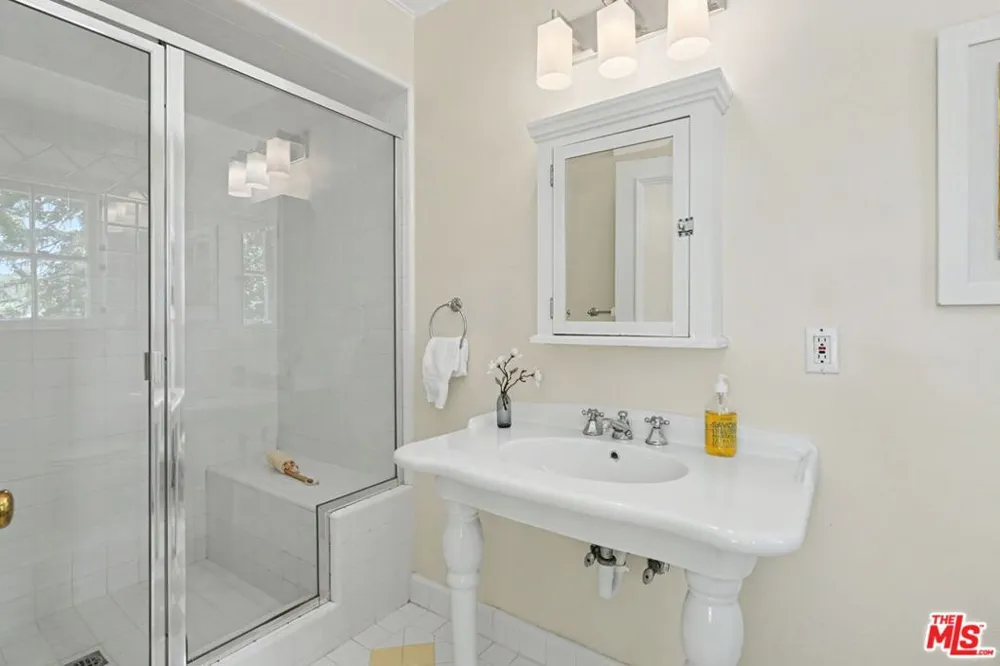 336 Loring Avenue Los Angeles, CA 90024