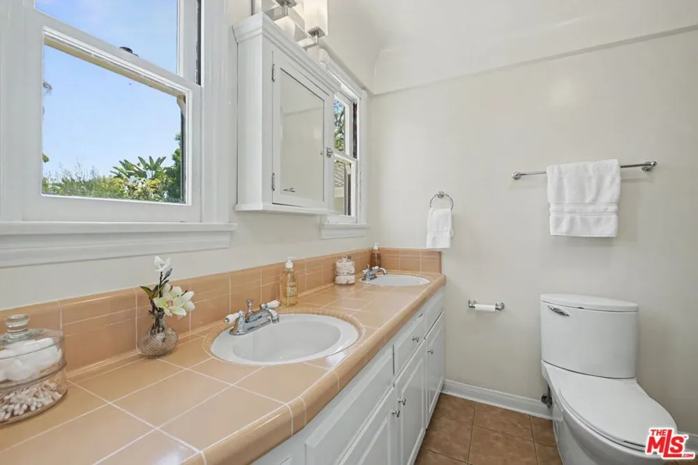 336 Loring Avenue Los Angeles, CA 90024