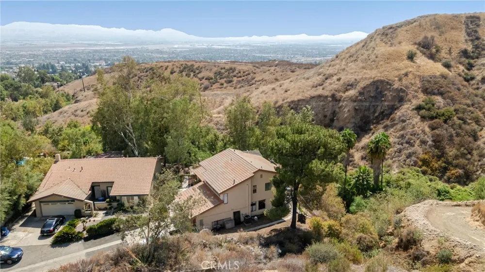 3094 Small Canyon Highland, CA 92346