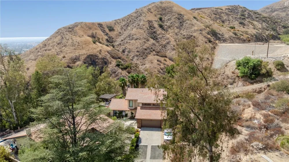3094 Small Canyon Highland, CA 92346