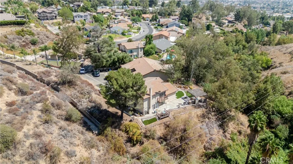 3094 Small Canyon Highland, CA 92346