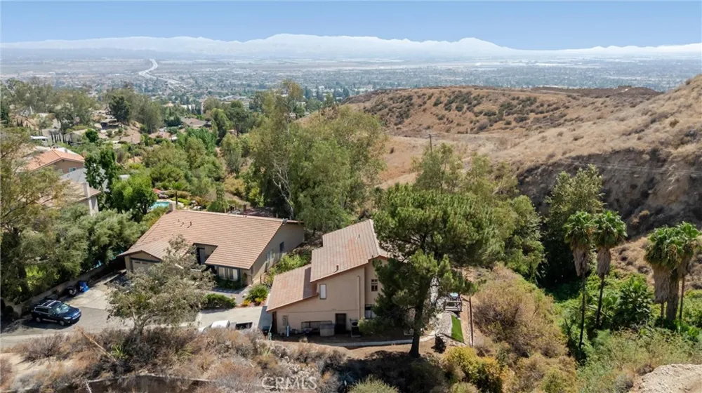3094 Small Canyon Highland, CA 92346