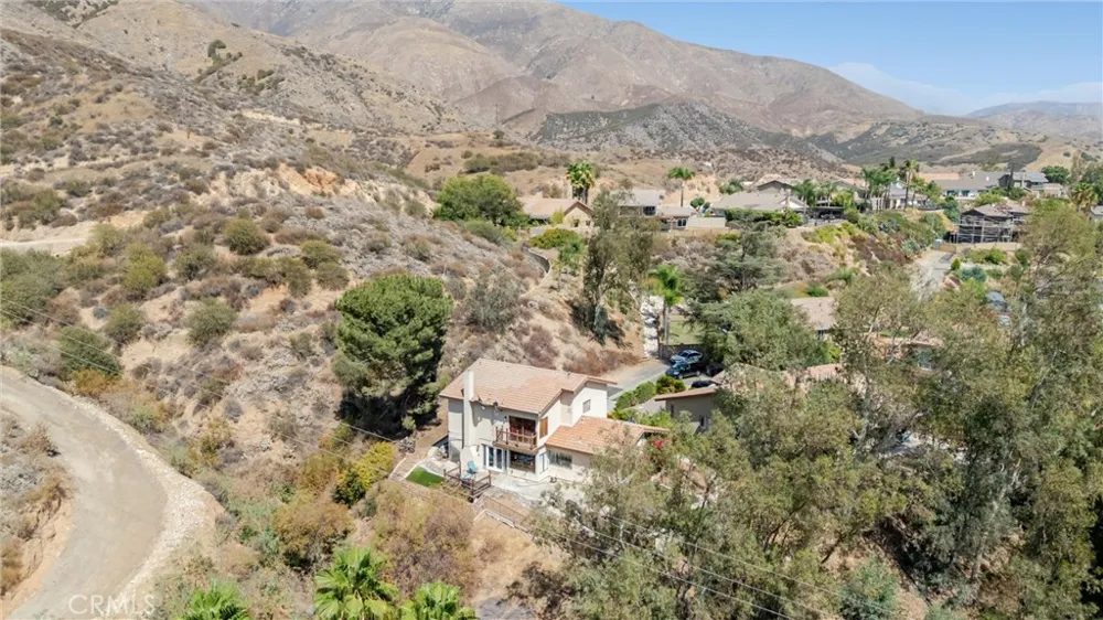 3094 Small Canyon Highland, CA 92346