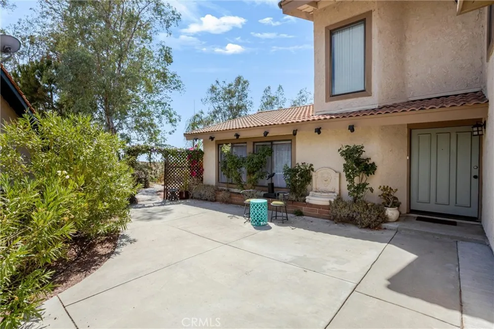 3094 Small Canyon Highland, CA 92346