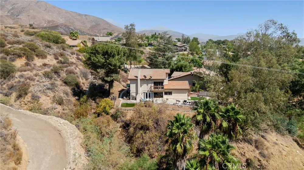 3094 Small Canyon Highland, CA 92346