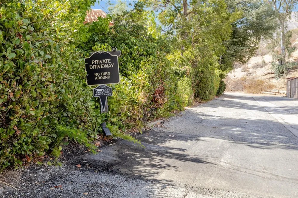 3094 Small Canyon Highland, CA 92346