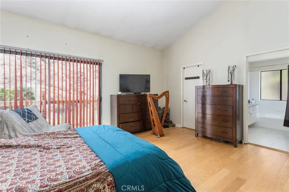 3094 Small Canyon Highland, CA 92346