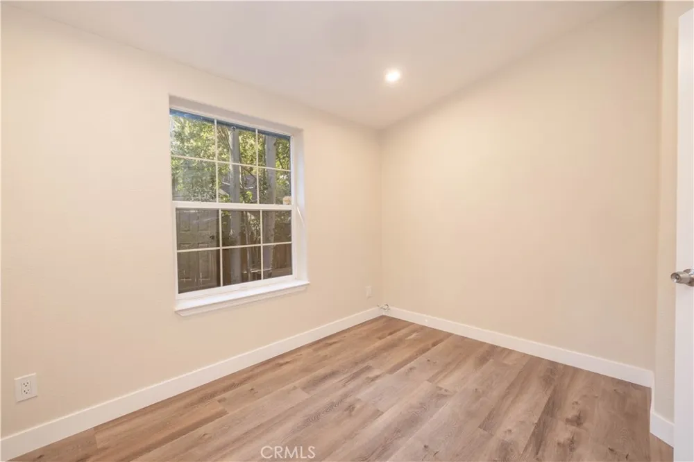 1106 Comanche Fawnskin, CA 92333