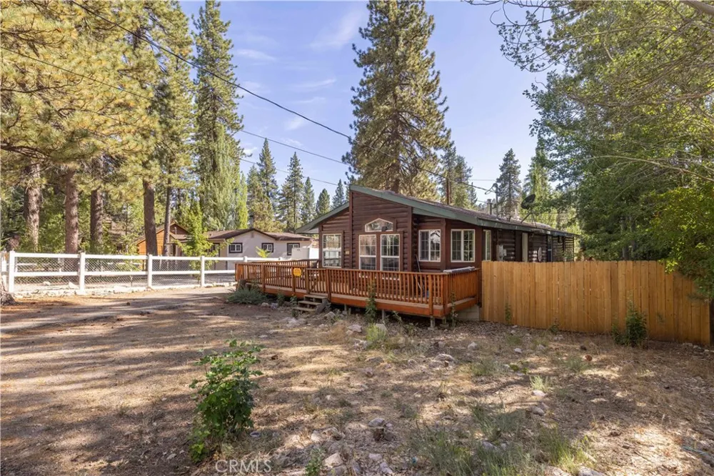 1106 Comanche Fawnskin, CA 92333