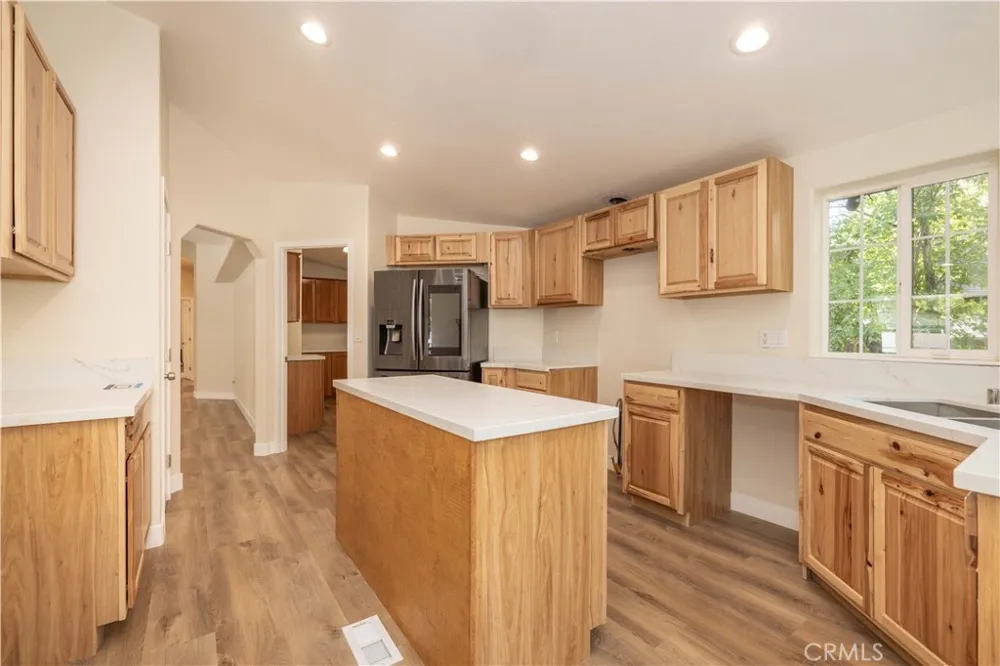 1106 Comanche Fawnskin, CA 92333