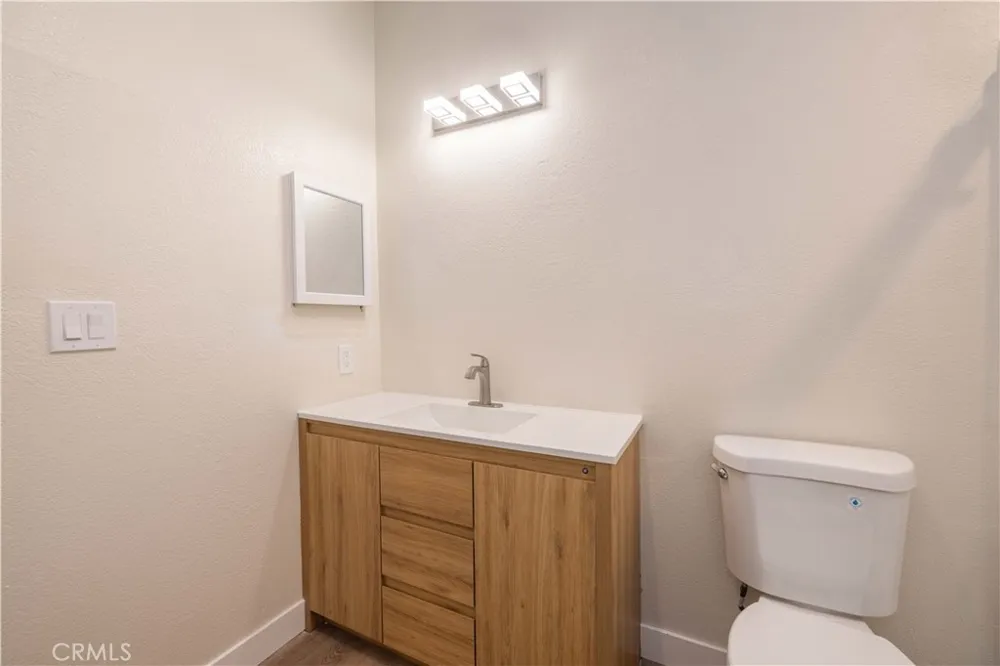 1106 Comanche Fawnskin, CA 92333
