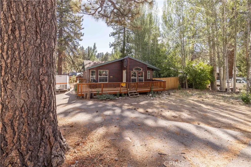 1106 Comanche Fawnskin, CA 92333
