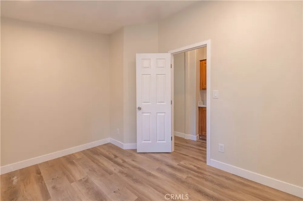1106 Comanche Fawnskin, CA 92333