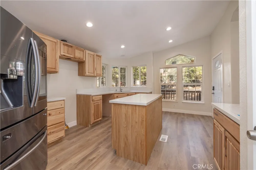 1106 Comanche Fawnskin, CA 92333