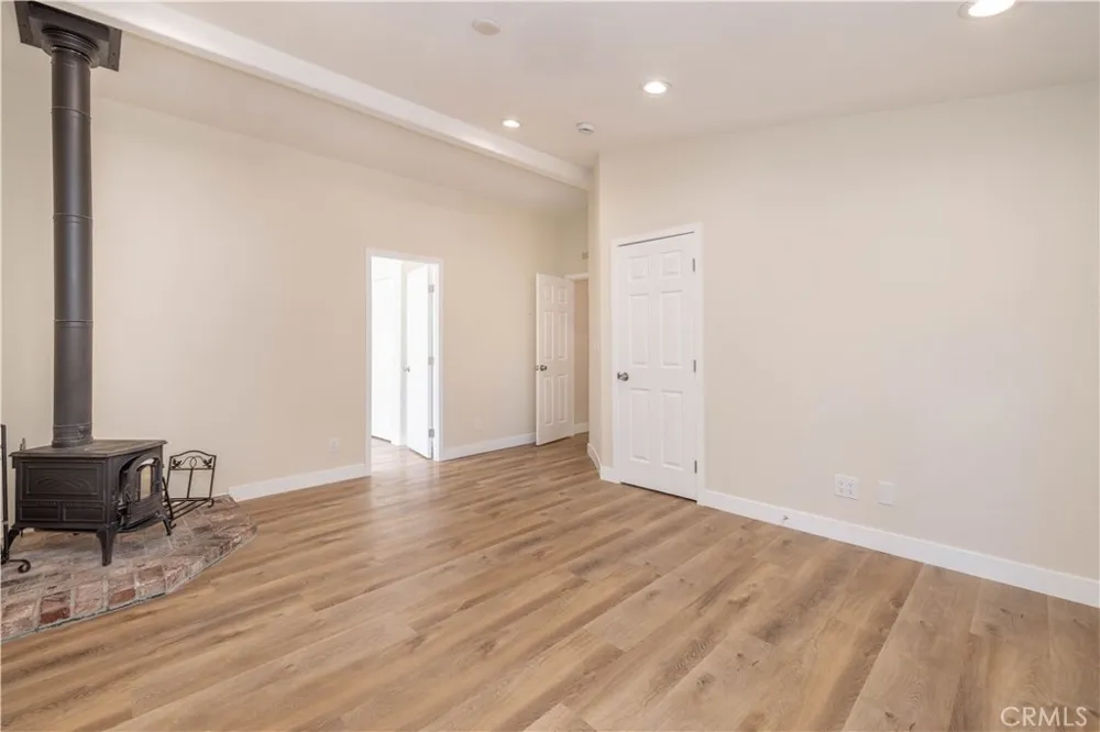 1106 Comanche Fawnskin, CA 92333