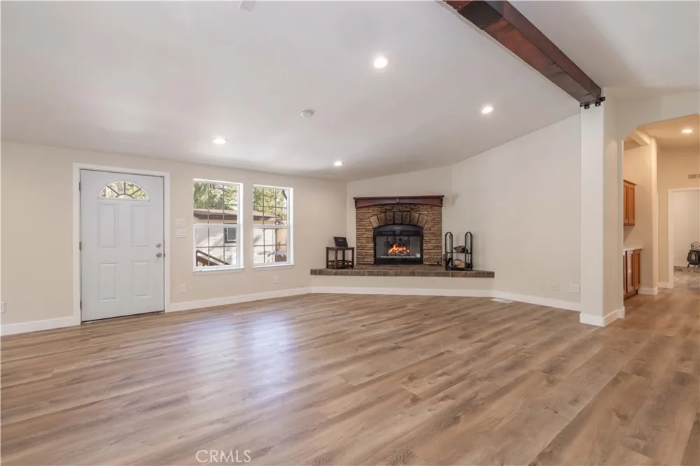 1106 Comanche Fawnskin, CA 92333