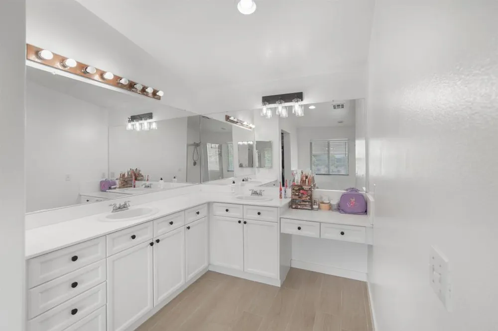 23587 Taft Court Murrieta, CA 92562