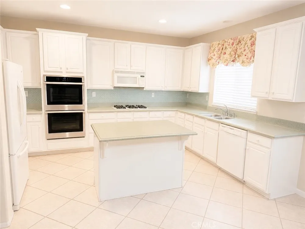 13104 Angeles Trail Way Sylmar, CA 91342