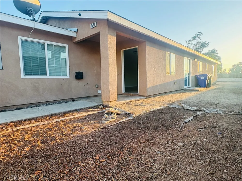 7538 Lynwood Highland, CA 92346