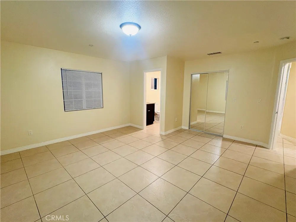 7538 Lynwood Highland, CA 92346