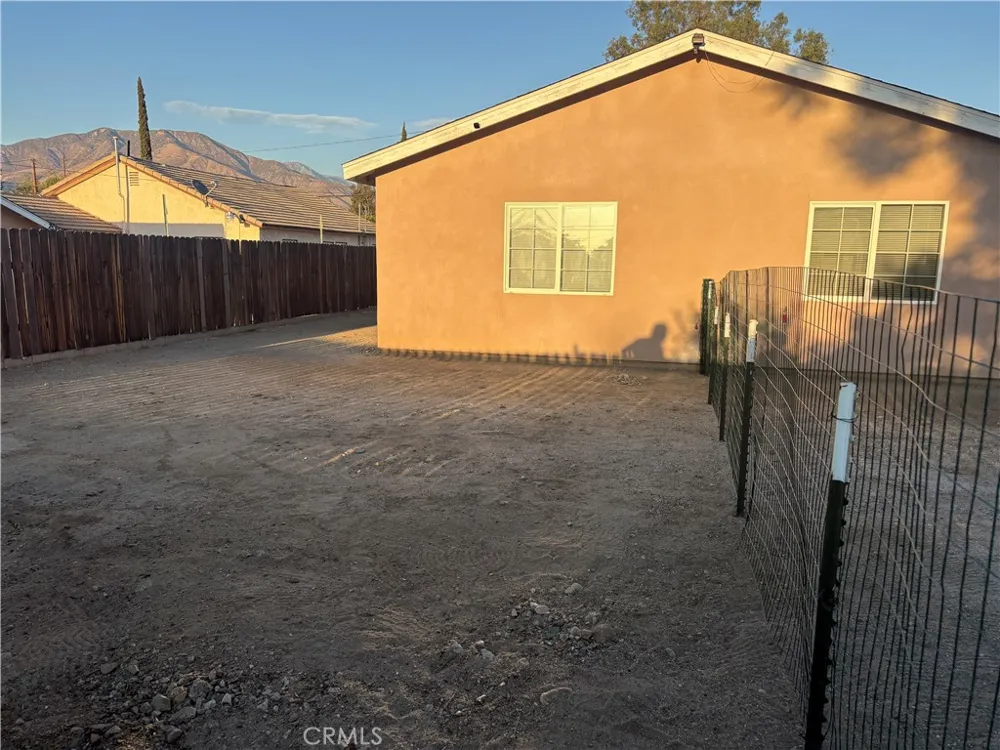 7538 Lynwood Highland, CA 92346