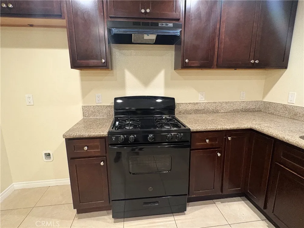 7538 Lynwood Highland, CA 92346