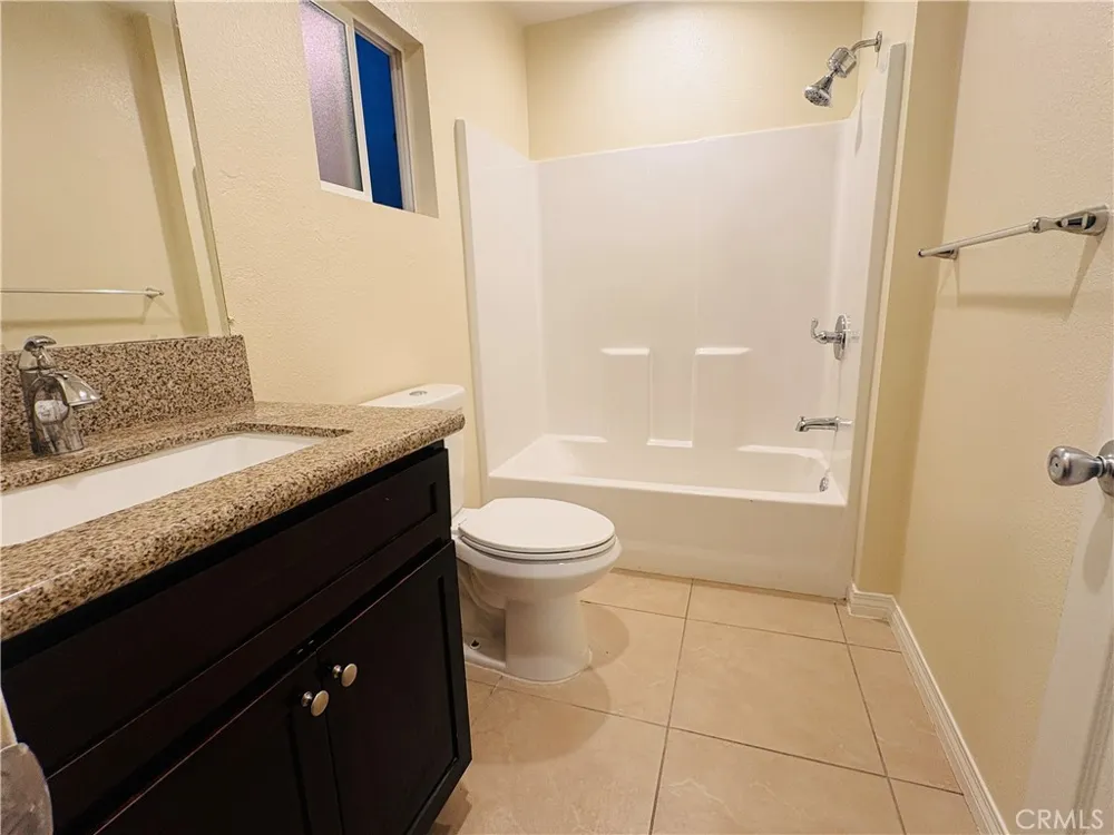 7538 Lynwood Highland, CA 92346