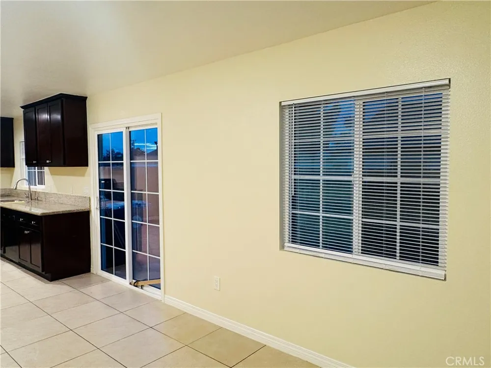 7538 Lynwood Highland, CA 92346