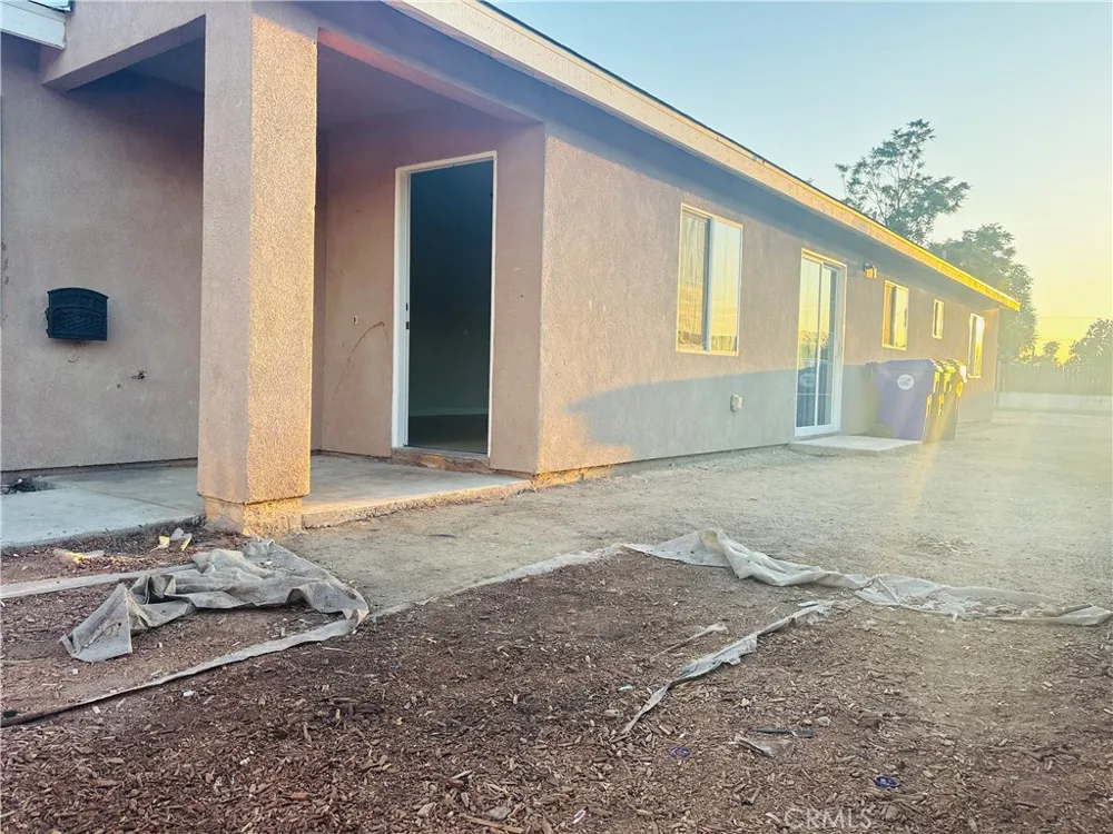 7538 Lynwood Highland, CA 92346