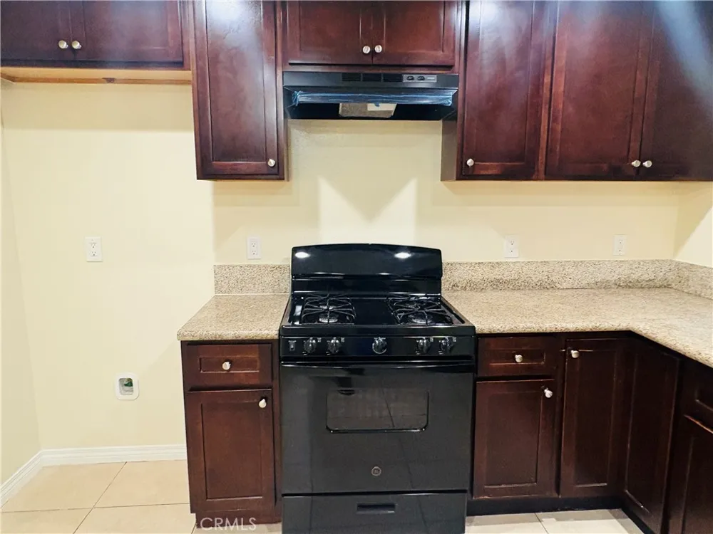 7538 Lynwood Highland, CA 92346