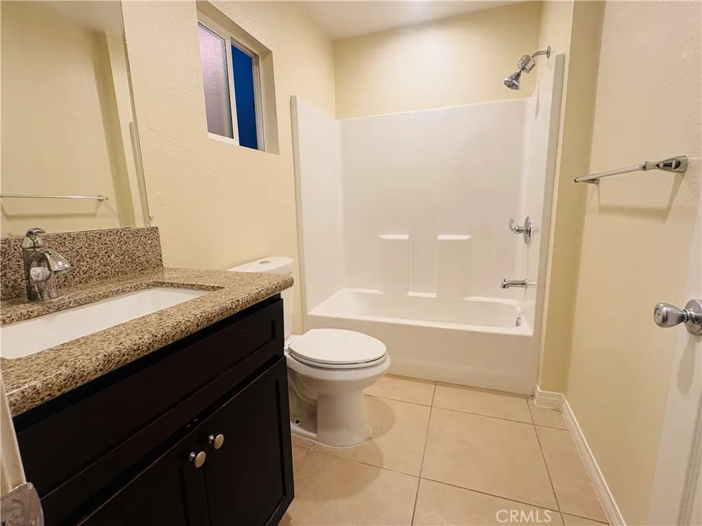 7538 Lynwood Highland, CA 92346