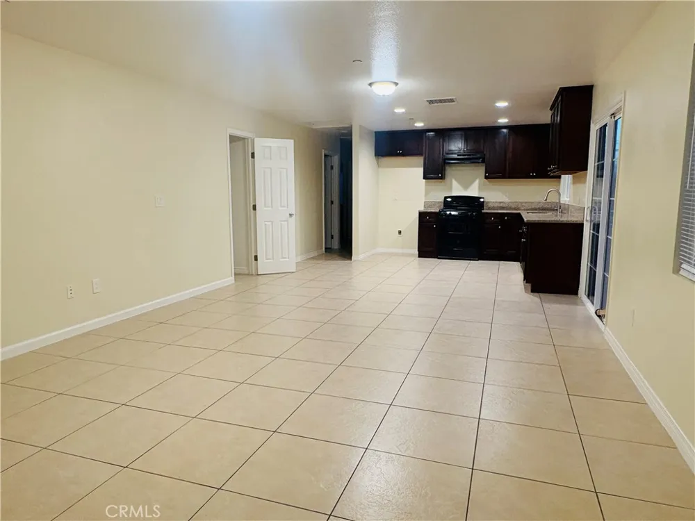 7538 Lynwood Highland, CA 92346