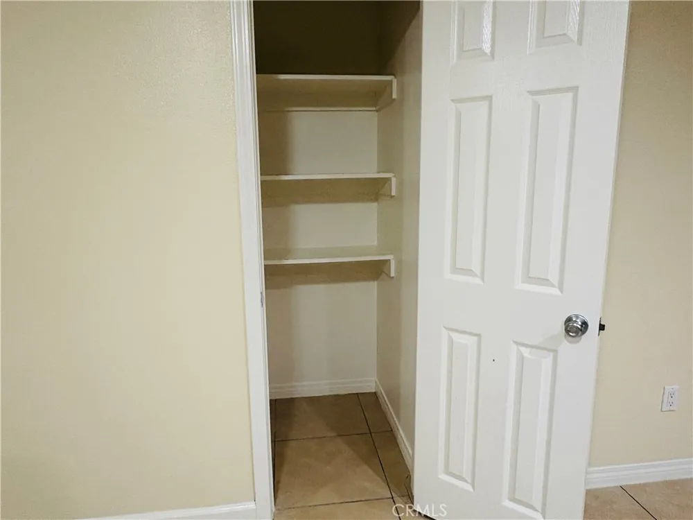 7538 Lynwood Highland, CA 92346