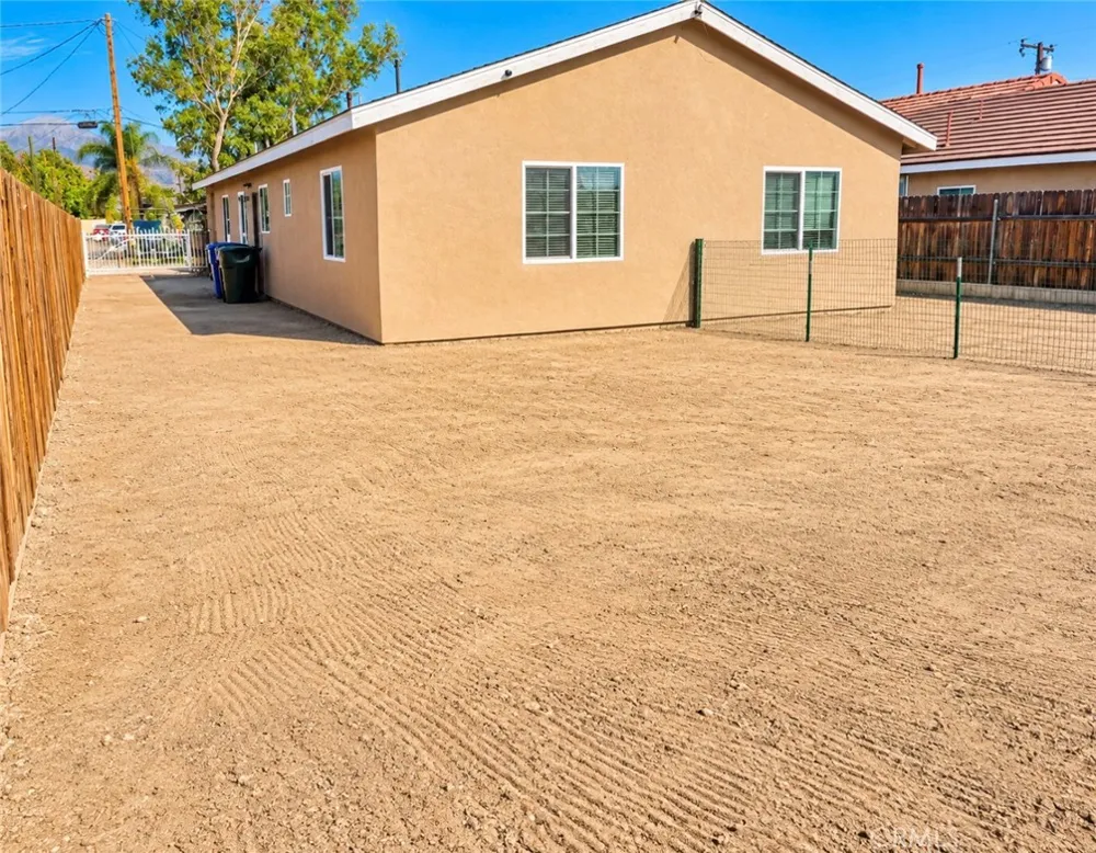 7538 Lynwood Highland, CA 92346