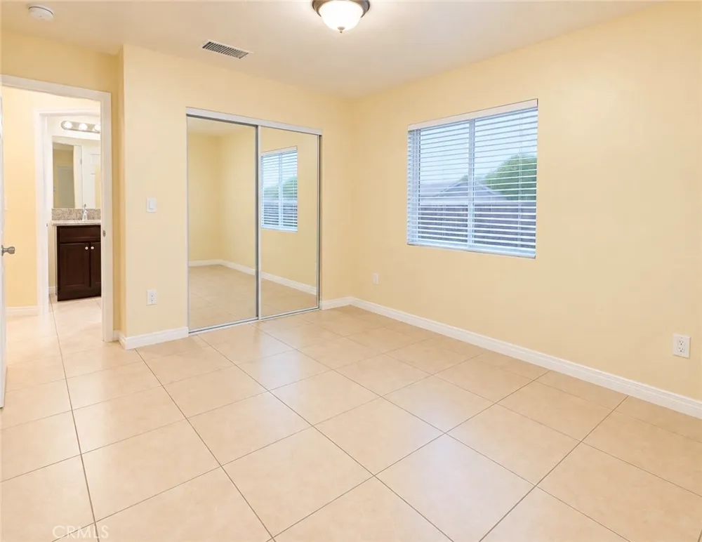 7538 Lynwood Highland, CA 92346