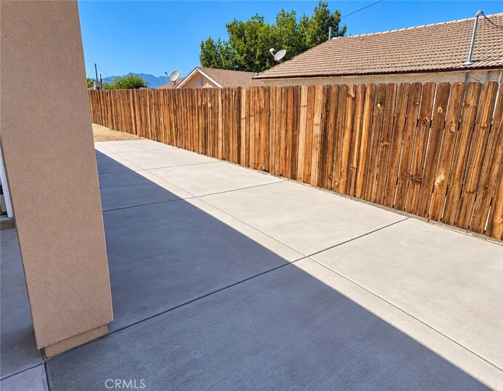 7538 Lynwood Highland, CA 92346
