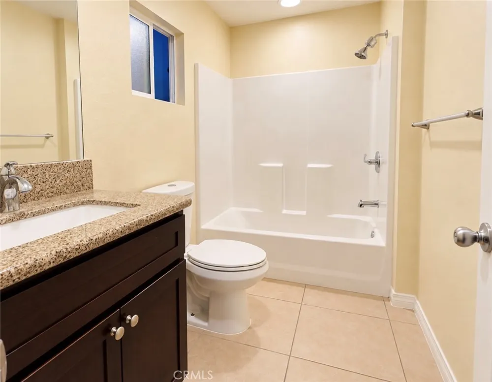 7538 Lynwood Highland, CA 92346