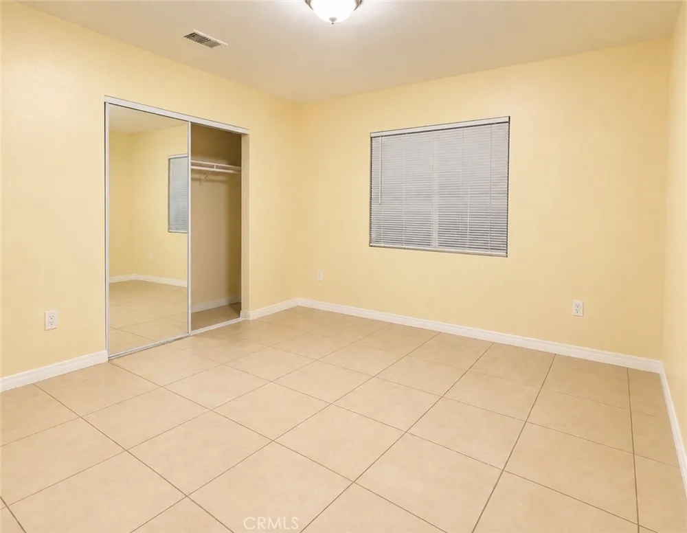 7538 Lynwood Highland, CA 92346