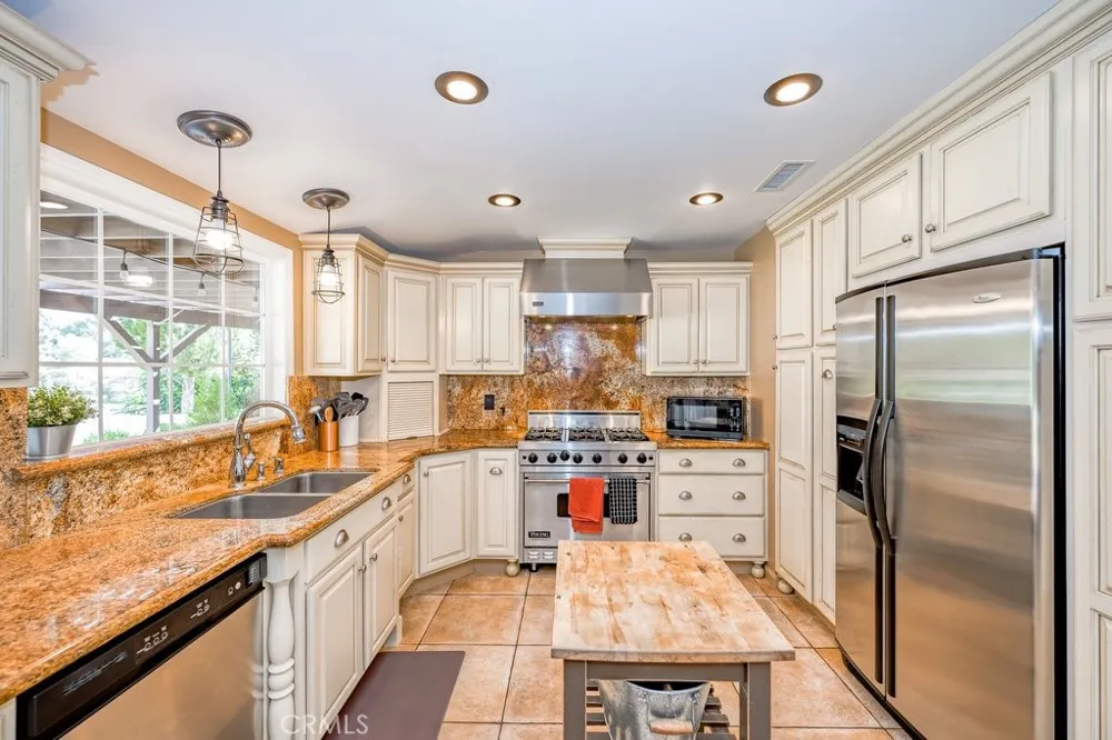 17327 Firma Court Granada Hills, CA 91344