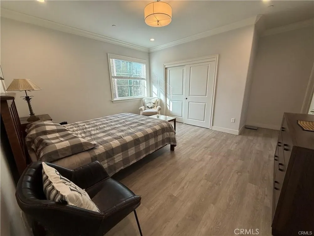 22 E Colorado Arcadia, CA 91006