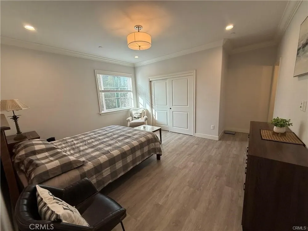 22 E Colorado Arcadia, CA 91006