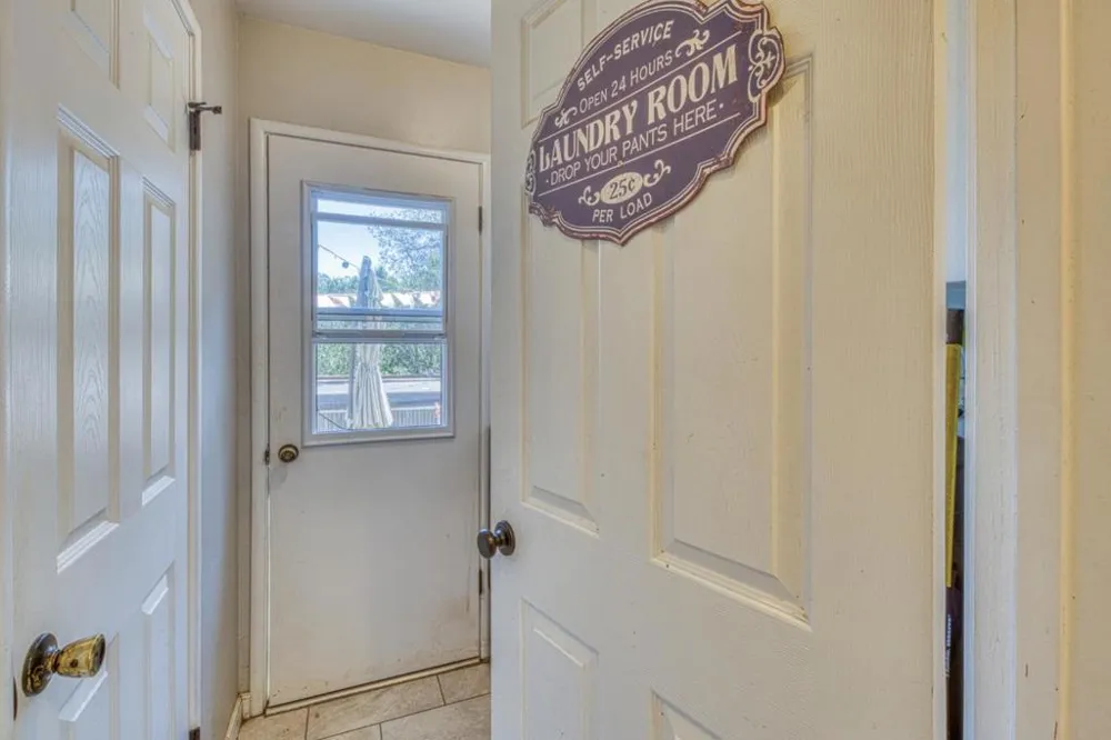 665 Paradise Road #B Salinas, CA 93907